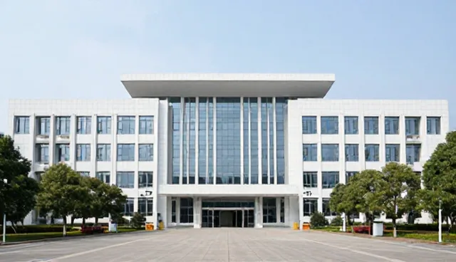 企业转型中选型的关键考量因素与实践路径